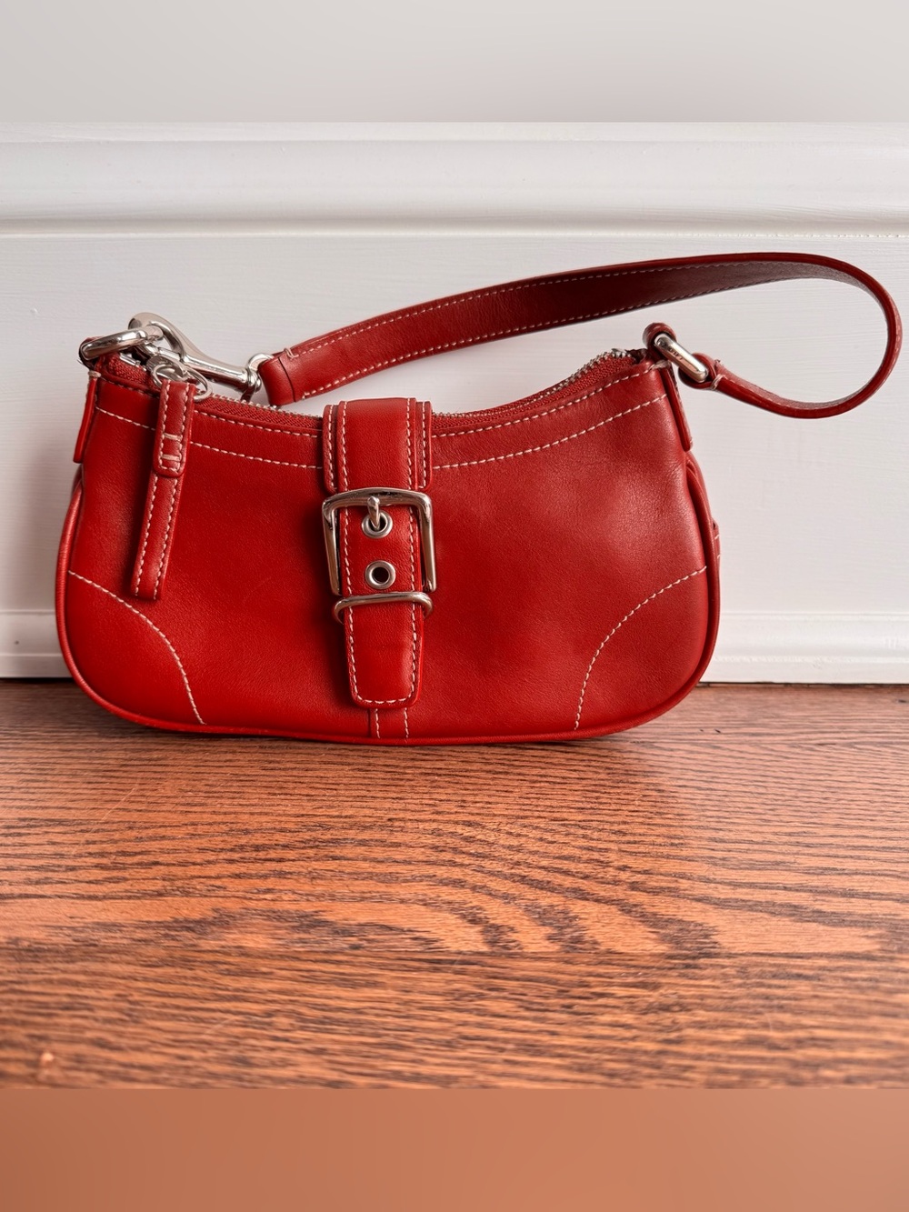 Vintage Coach Burgundy Hamptons Leather Demi Shoulder Buckle Bag Style 7542